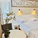 Le 3*